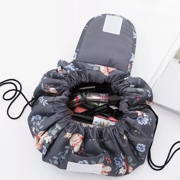 Makeup bag - Picture 2 of 2